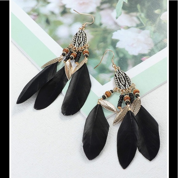 🔥 Bohemian Feather Drop Earrings🔥 New - Picture 2 of 8